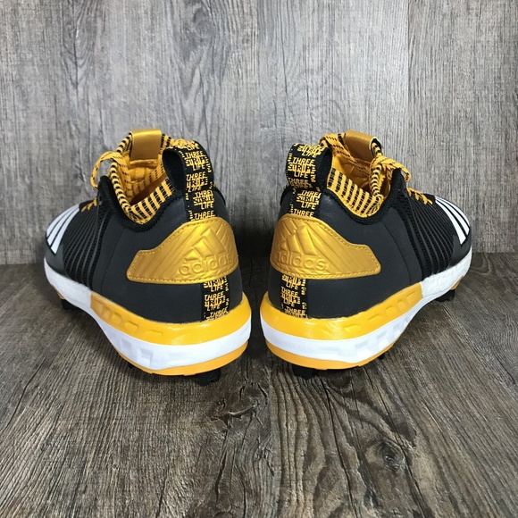 Athletic_Shoes